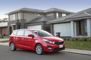 Kia Rondo 2016 года